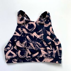 High neck sports bra